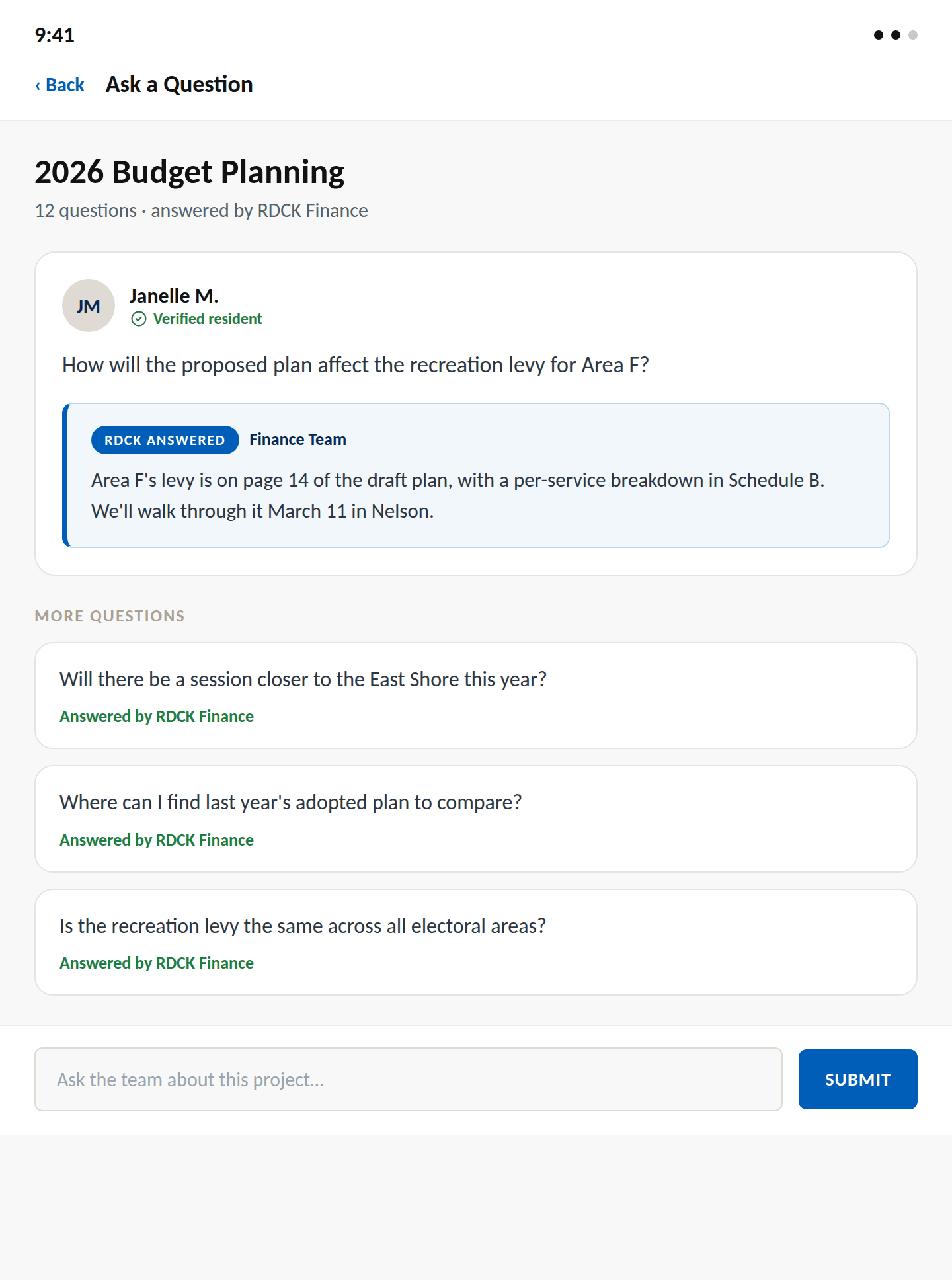 Asking a question from a phone, with answers from the RDCK team